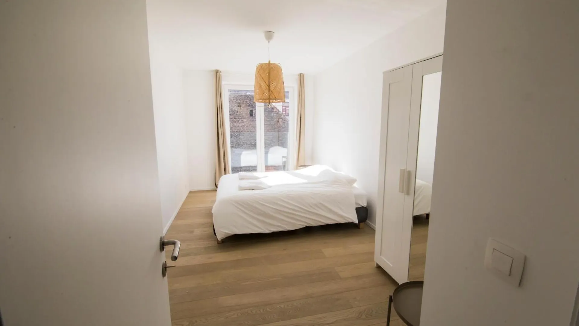 Travelease - Midi Bed & Breakfast Brüksel
