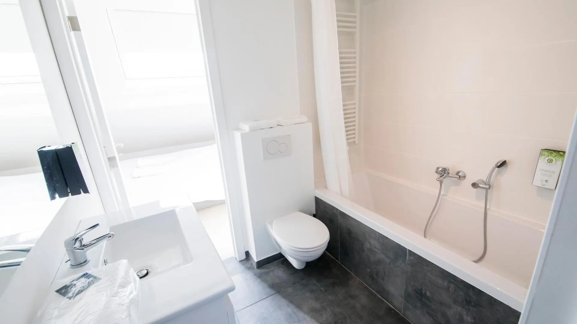 Travelease - Midi Bed & Breakfast Brüksel