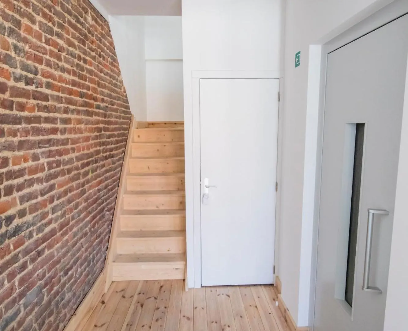 Travelease - Midi Bed & Breakfast Anderlecht Belgium